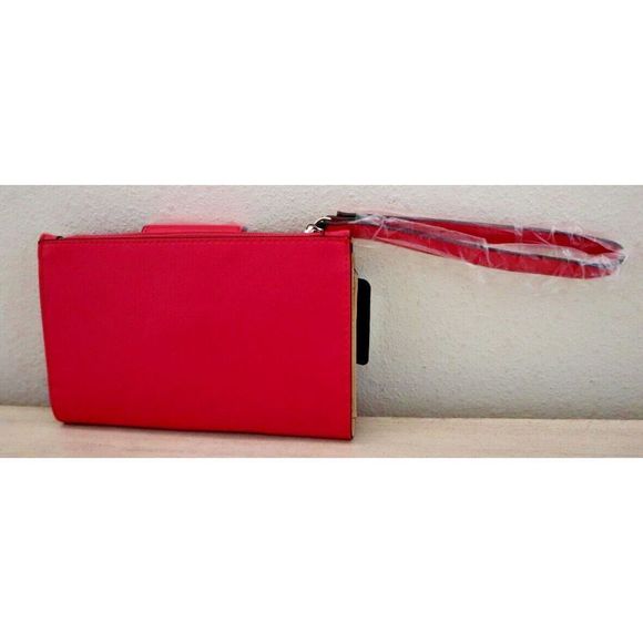 Guess BM602637 Women's Fuchsia Abree SLG Wristlet Clutch Wallet Phone Case - Picture 2 of 6